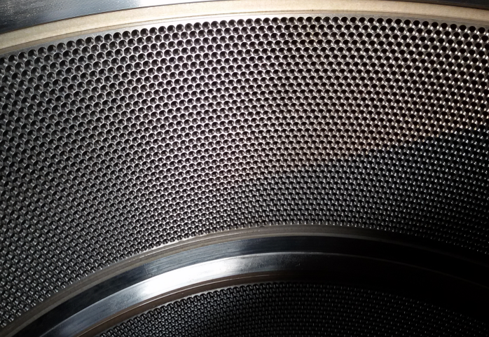 Precision Counter-Sink - Multi-step counter-sinking and chamfering process creates a smooth entry cone for each hole, ensuring consistent feed flow and reduced energy consumption.