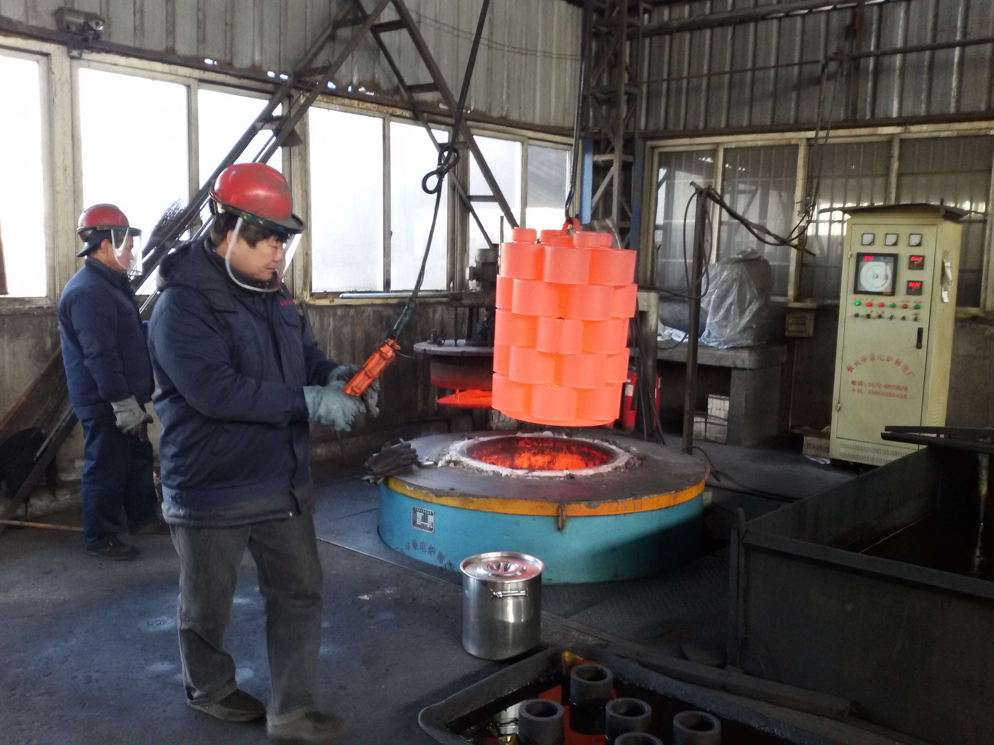 Vacuum Heat Treatment - Computer-controlled vacuum quenching achieves uniform HRC 52-56 hardness throughout the die body, preventing premature cracking under heavy pelleting loads.